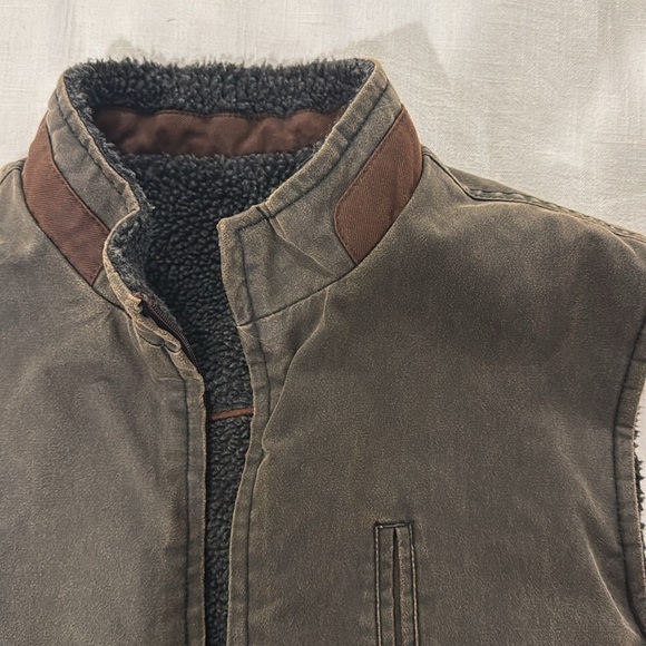 Madison Creek Outfitters Reversible Vest - Picture 2 of 5